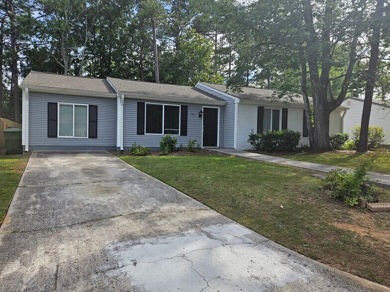 Primary Photo - 182 Forestview Cir