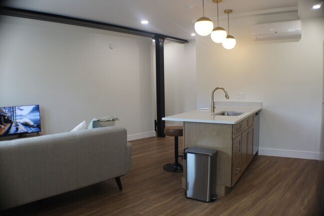 Building Photo - 110 Hotel St