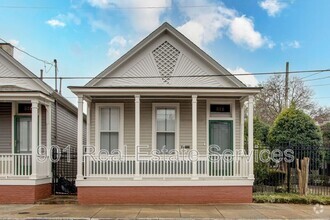 Building Photo - 378 Mulberry St