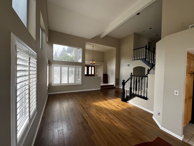 Building Photo - BEAUTIFUL 2 STORY 4 BD, 3 BATH, 3 CAR GARAGE, WITH POOL!