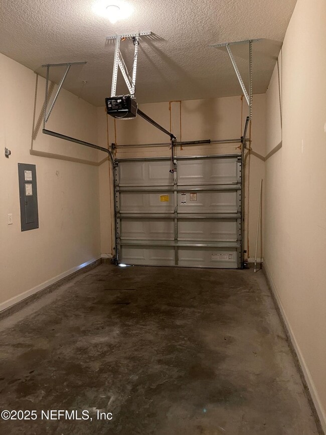 Building Photo - 9400 Underwing Way