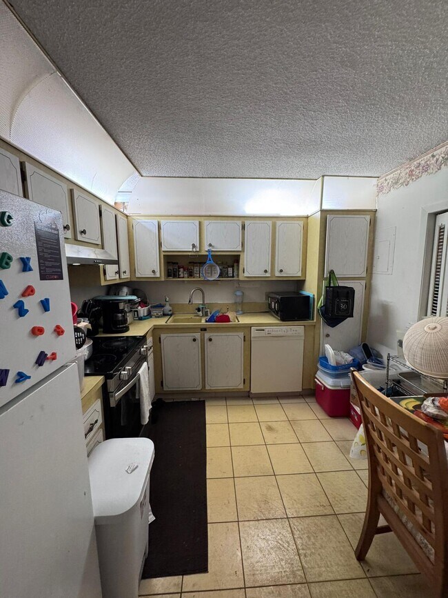 Building Photo - 22715 SW 66th Ave