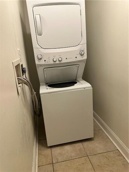 Building Photo - 3008 5th St