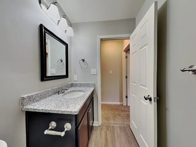 Building Photo - 7022 Tanners Creek Dr