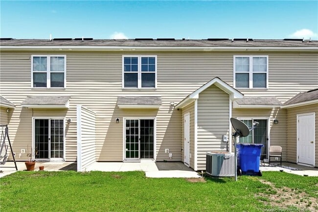 Building Photo - 142 Collinwood Dr