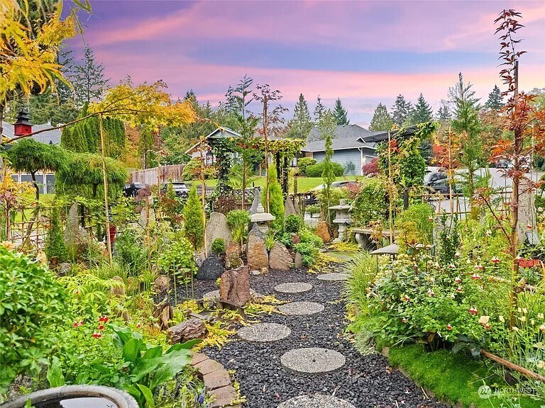 Building Photo - 9330 15th St SE