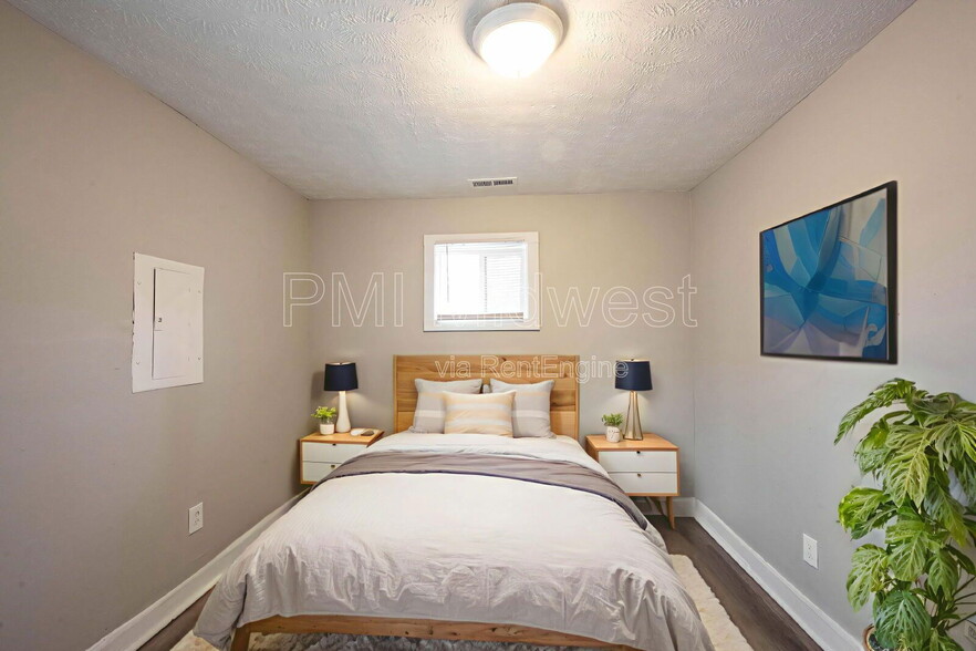 Building Photo - 2932 N Dearborn St