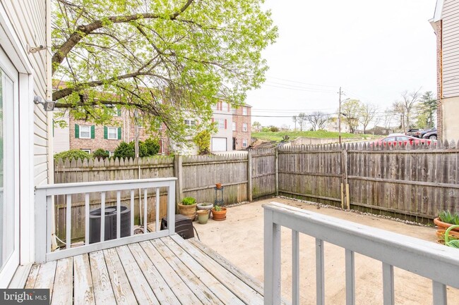 Building Photo - 1209 Brown St