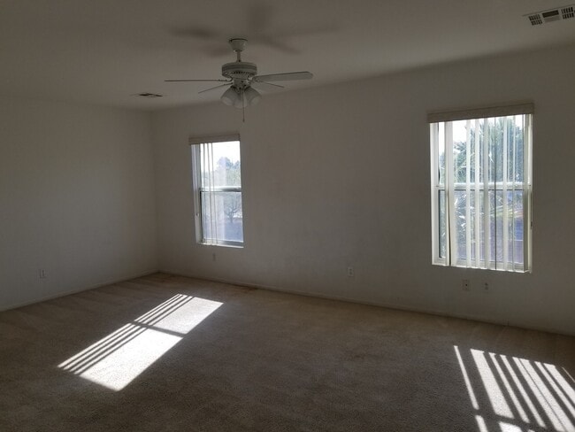 Building Photo - 5063 El Castano Ave