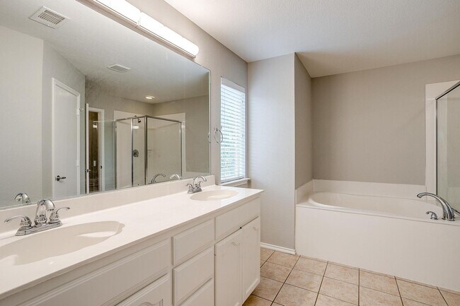 Building Photo - Large 4 Bedroom 3.5 Bathroom- Eagle Mounta...