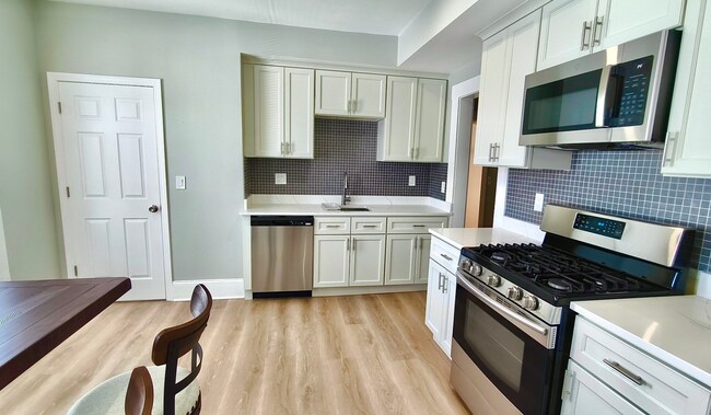 Building Photo - 553 Dorchester Ave