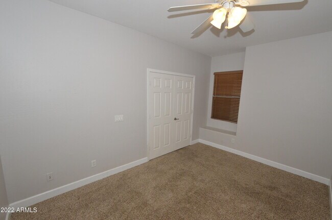 Building Photo - 4100 S Vineyard Ave