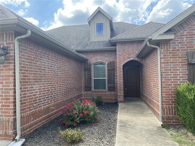 Building Photo - 6202 W Sage Dr