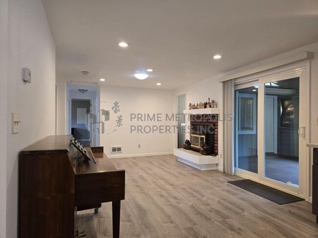 Building Photo - 12925 158th Ave SE