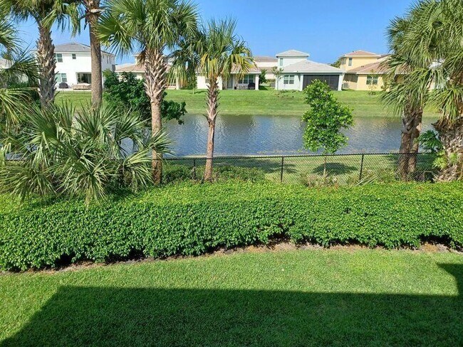 Primary Photo - 4000 Crystal Lake Dr