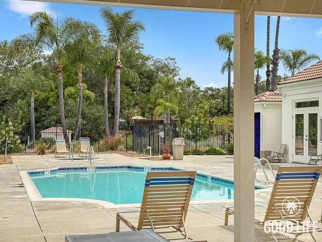 Building Photo - Inviting 2BD/1BA Gated Home in Vista with a 2 Car Garage, Private Yard & Community Amenities