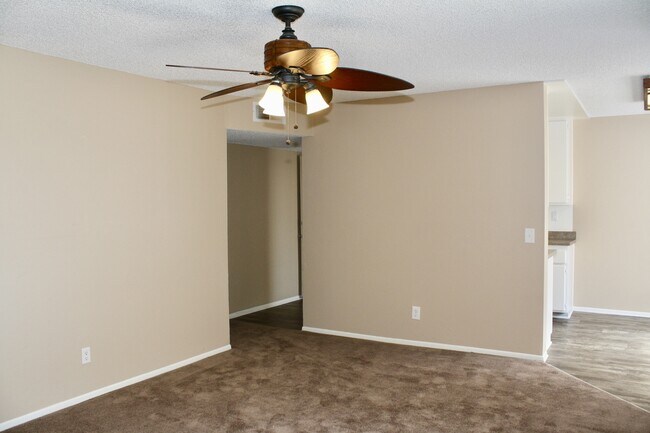 Building Photo - Large 2 Bedroom 2 Bath Condo with 1 Parking Space in Long Beach Coming Soon!