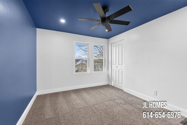 Building Photo - 512 Larcomb Ave