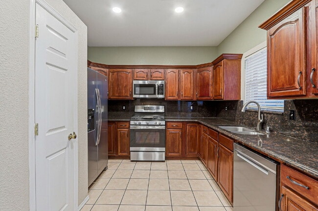 Building Photo - For Rent – 3 Bedroom, 2.5 Bath Home with Mountain Views & Refrigerated Air
