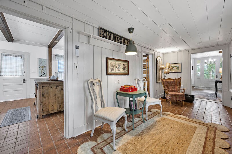 Building Photo - 1612 N Miles St