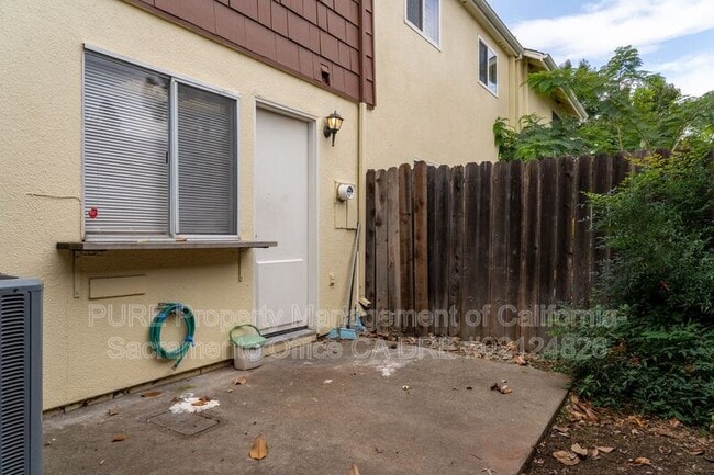 Building Photo - 6509 Donegal Dr