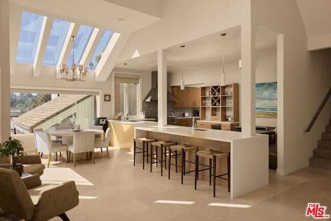 Building Photo - 28026 Sea Ln Dr