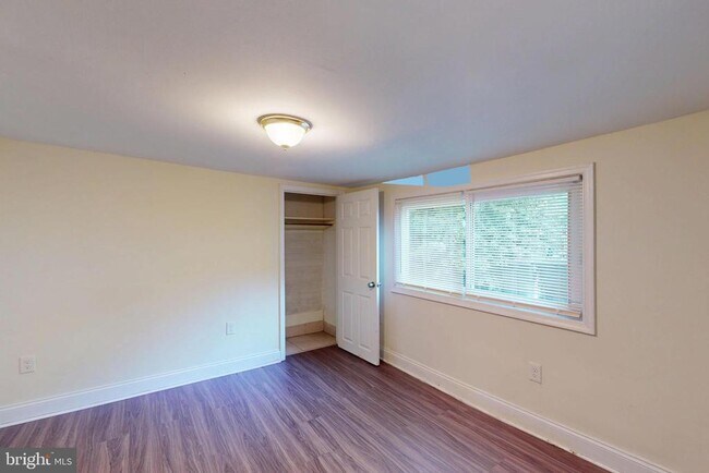 Building Photo - 8514 Chestnut Oak Rd