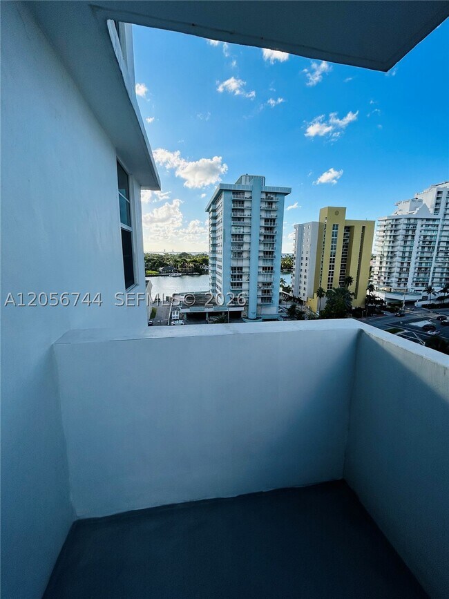 Building Photo - 5825 Collins Ave