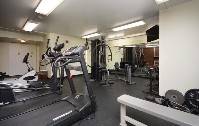 Building Photo - 1620 E Broad St