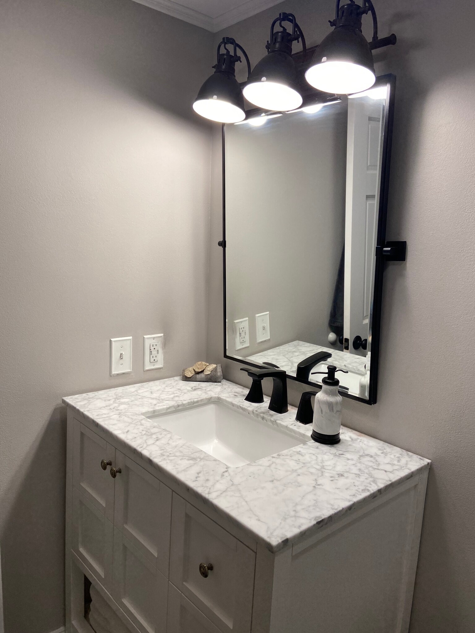 Bathroom - 90 Commercial St
