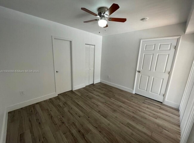 Building Photo - 1810 SW 33rd Ave