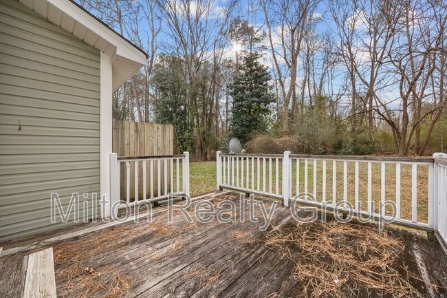 Building Photo - 107 Laura Ln