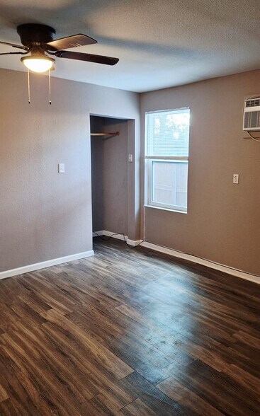 Building Photo - 130 Glenwood Ct