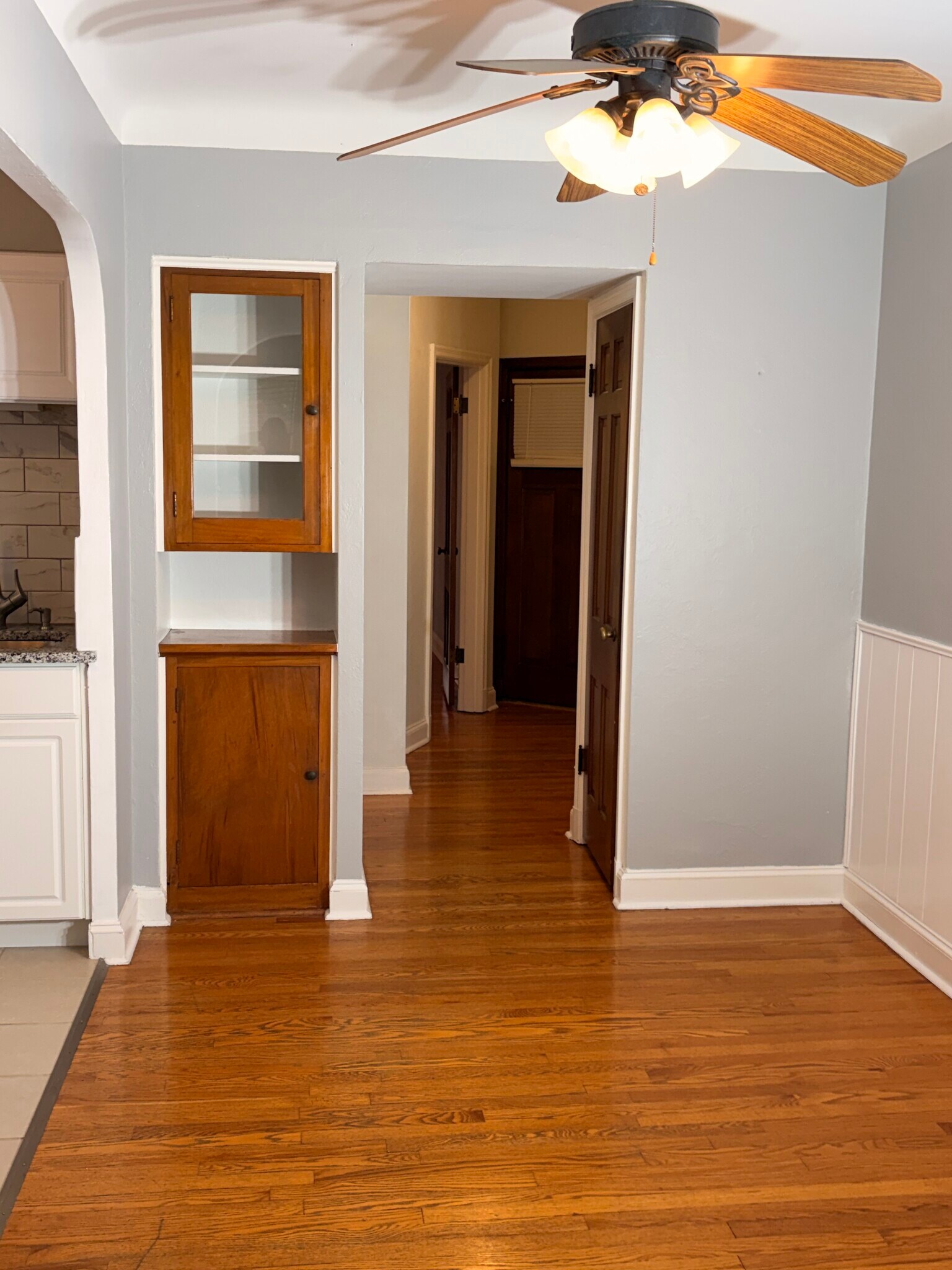 Building Photo - 6618-6620 Devonshire Ave