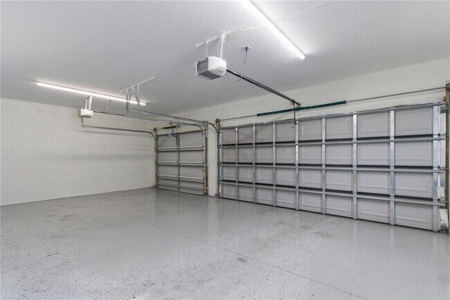 Building Photo - 610 1/2 31st St S