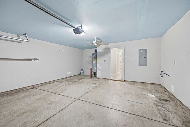 Building Photo - Comfortable 3BR Ranch with 2-Car Garage in Northwoods Pointe