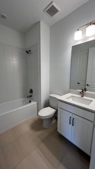 Building Photo - 584 Ranch Oak Cir