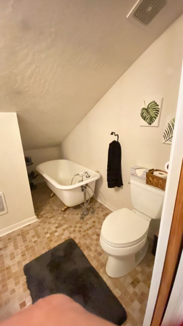 Building Photo - Lakeview Property in Hauser; Utilities Inc...