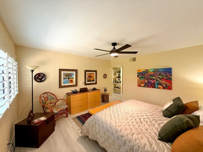 Building Photo - Riviera Gardens SEASONAL FURNISHED! FANTASTIC!