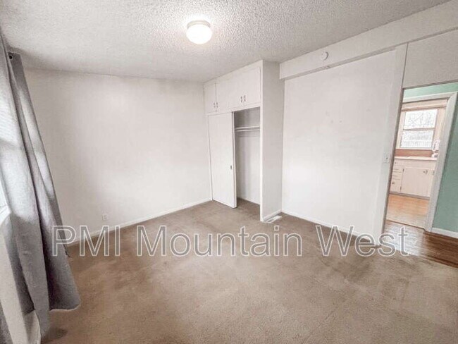 Building Photo - 481 E 2875 N