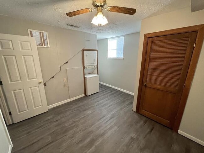 Building Photo - 127 Ridgecrest Cir