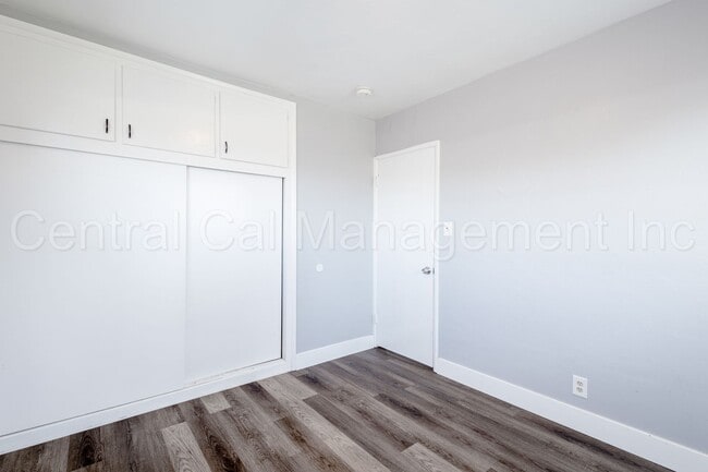 Building Photo - 3 Bedroom/1 Bath Home - $1695 Per Month!