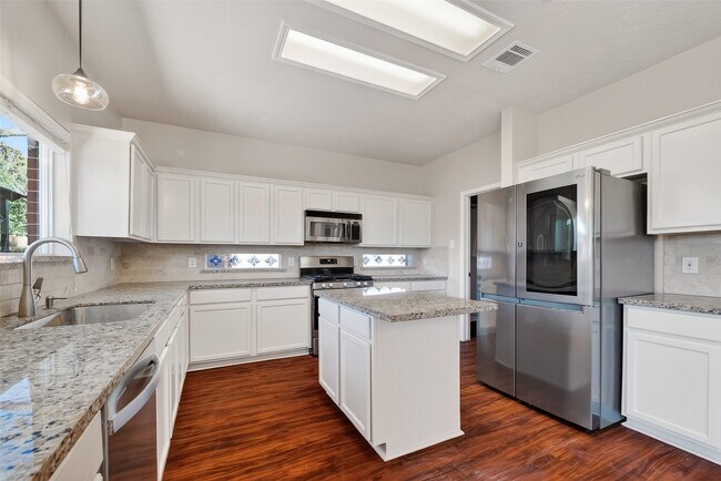 Building Photo - 5118 Cherry Blossom Dr