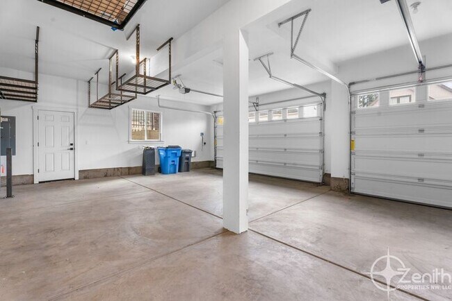 Building Photo - 990 W Magnolia Loop