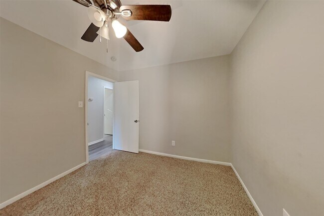 Building Photo - 22303 Mosswillow Ln