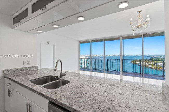 Building Photo - 7601 E Treasure Dr