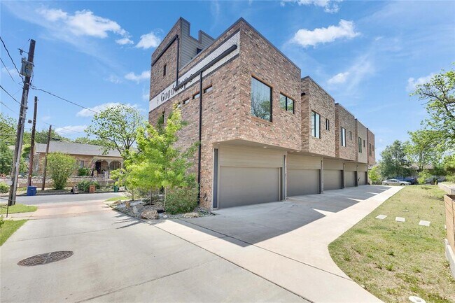 Building Photo - 808 Lydia St