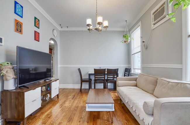 Building Photo - 264 Columbia Ave