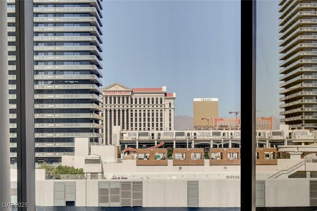 Building Photo - 3726 S Las Vegas Blvd