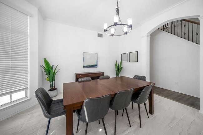 Building Photo - 5205 Panama Dr